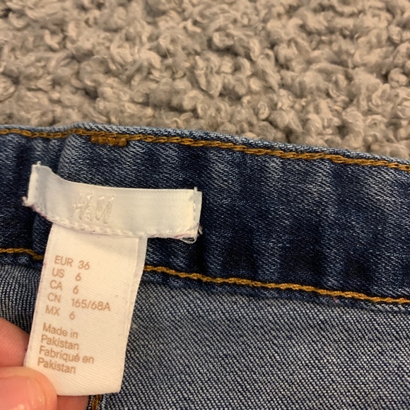 H&M Shorts - Picture 3 of 3